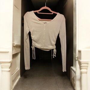 Hollister Off-White Ribbed Baby Tee